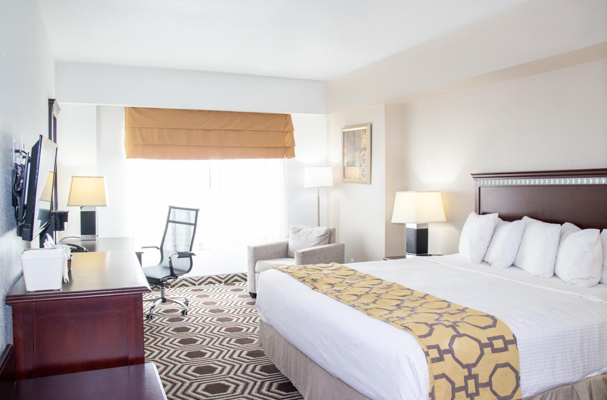 Hotel Baymont By Wyndham Near Geneva